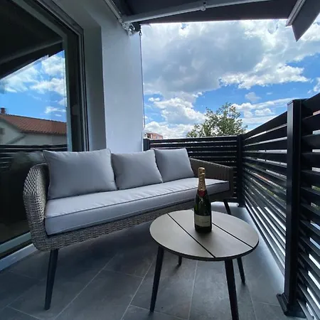 Apartament Kumenat *
