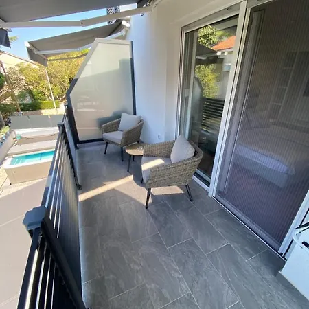 Apartament Kumenat *