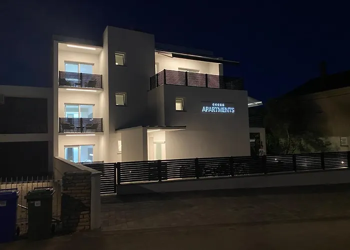 Kumenat Daire Biograd Na Moru