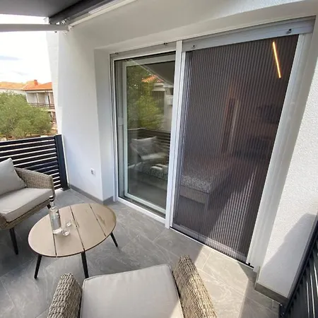 Kumenat Apartment Biograd Na Moru