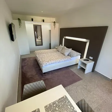 Kumenat Apartment